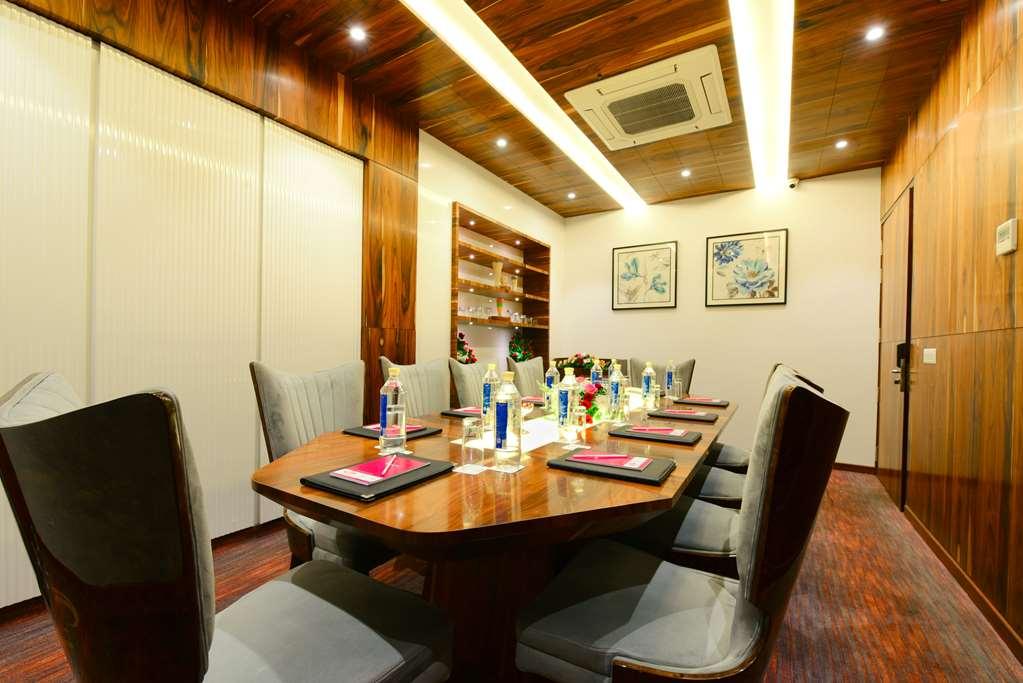Surestay By Best Western Model Town Амритсар Удобства фото